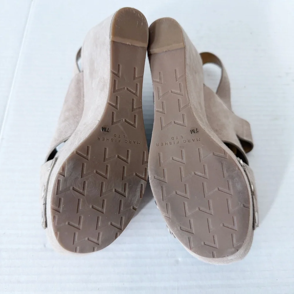 Marc Fisher LTD Bianka Tan Suede Retro Platform Wedge Strappy Sandal Size 7